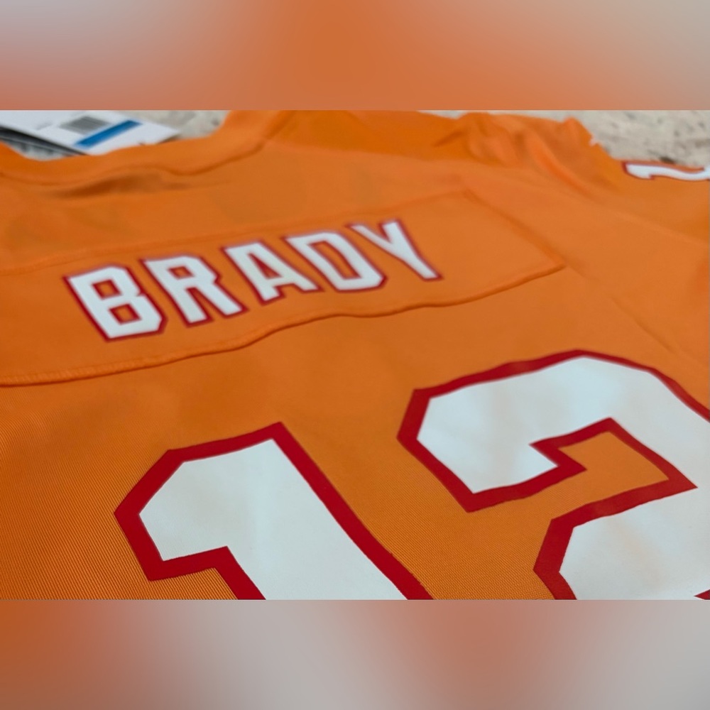 Nike Authentic Tampa Bay Buccaneers Tom Brady #12 Orange Jersey Women’s Sz: M - Picture 6 of 7